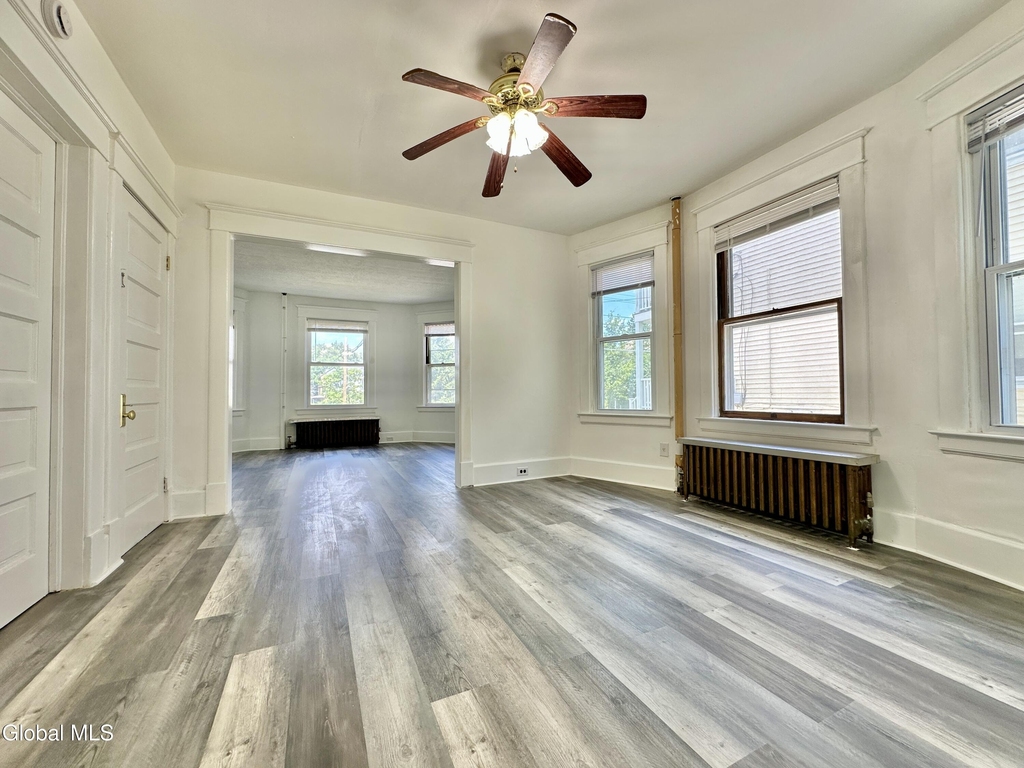 1346 Stanford Street - Photo 9
