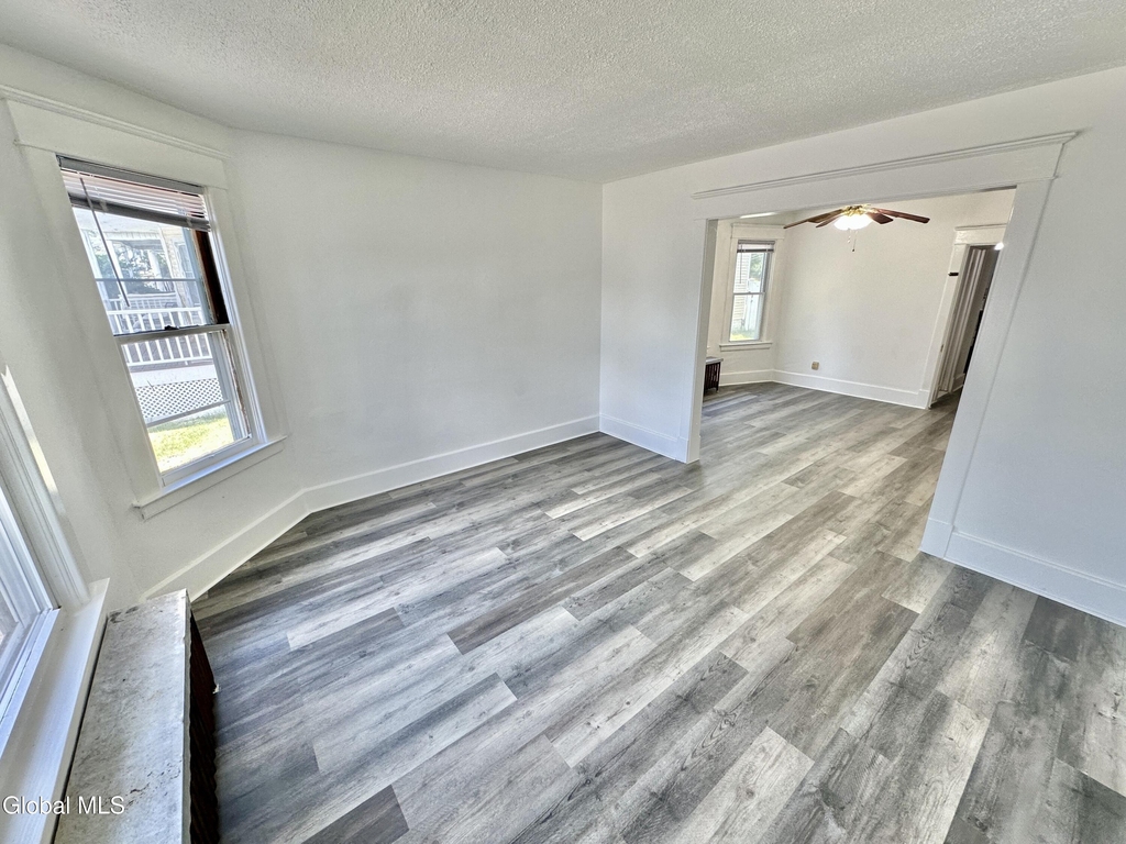 1346 Stanford Street - Photo 5