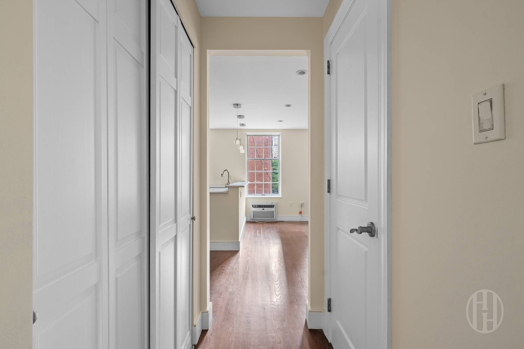 200 E 35th Street - Photo 5