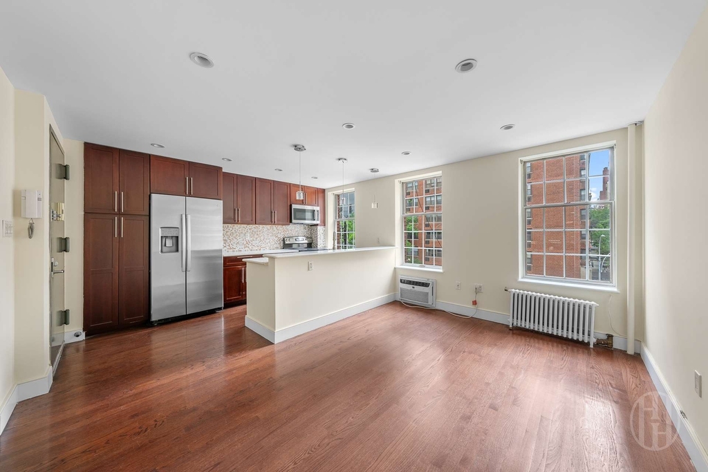 200 E 35th Street - Photo 1