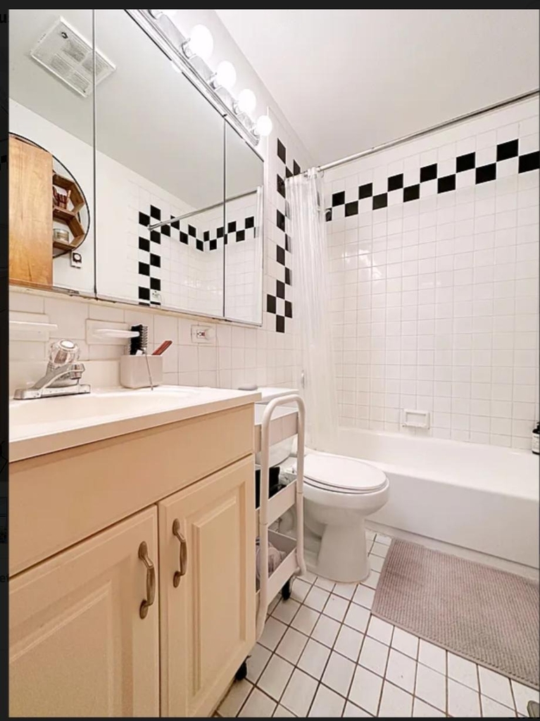 337 W 43rd Street - Photo 9