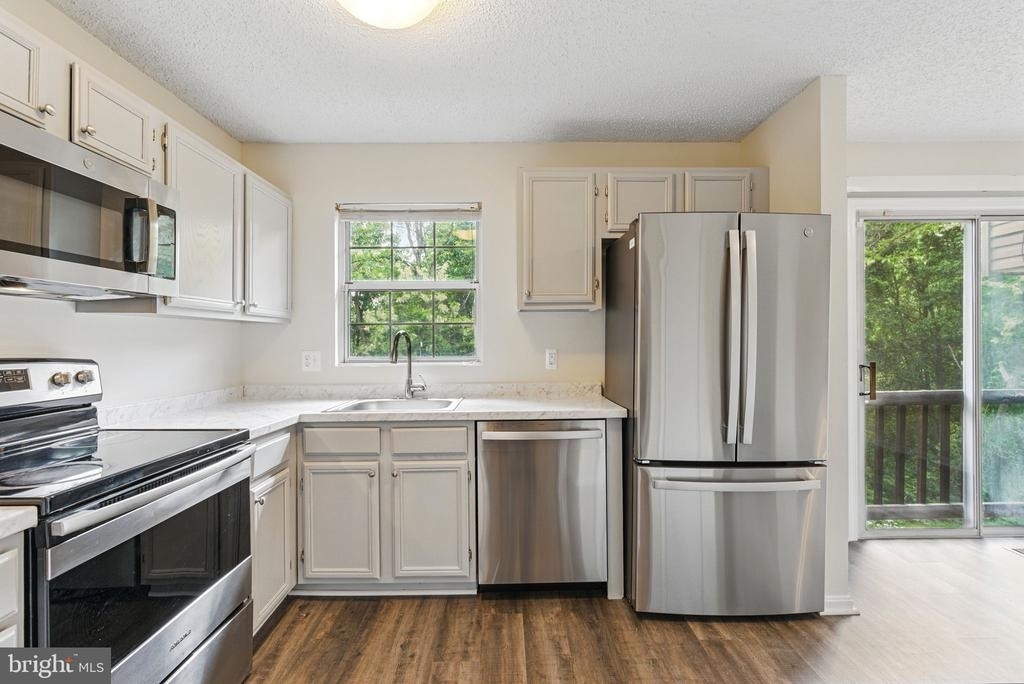 505 Knollwood Court - Photo 7