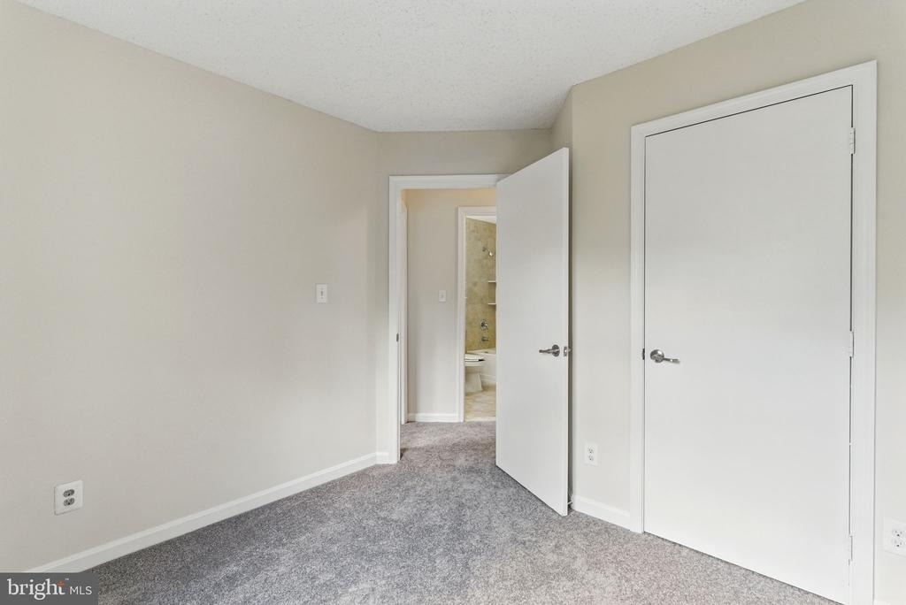 505 Knollwood Court - Photo 10
