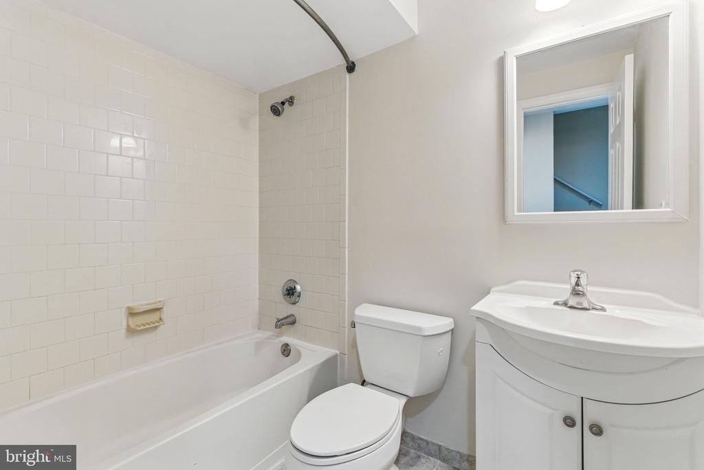 505 Knollwood Court - Photo 17