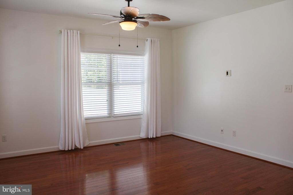 335 S Commerce Street - Photo 5