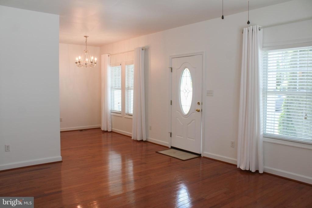 335 S Commerce Street - Photo 3
