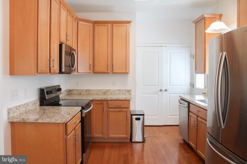 335 S Commerce Street - Photo 8