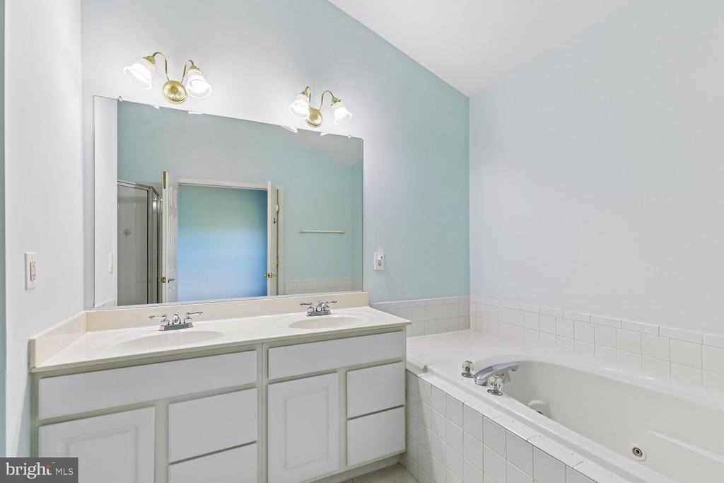 14240 Madrigal Drive - Photo 10