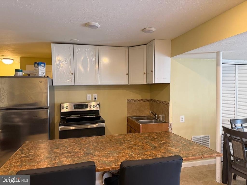 14696 Stratford Drive - Photo 8