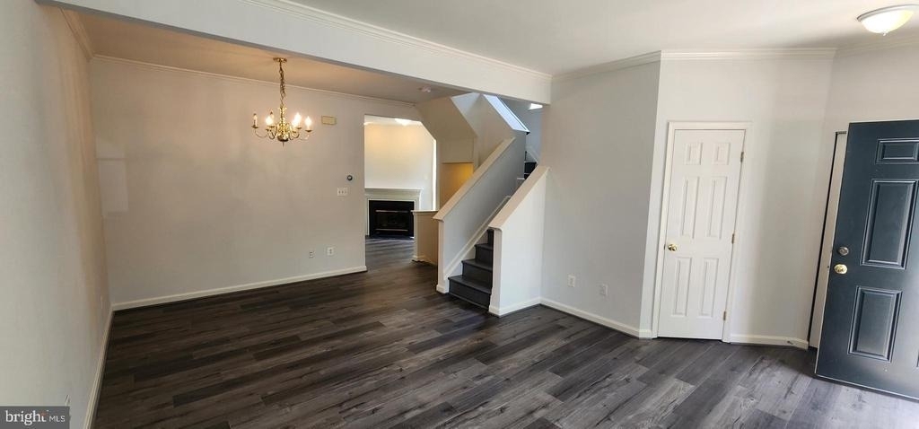 45512 Lakemont Square - Photo 2