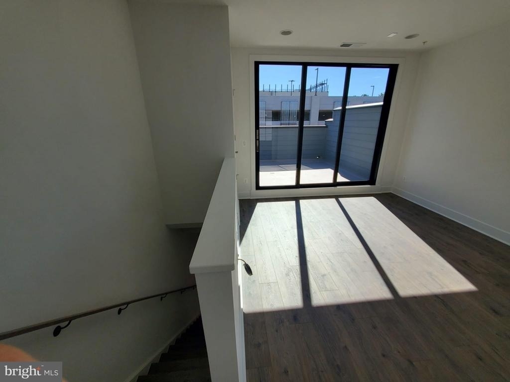 1882 Michael Faraday Drive - Photo 22