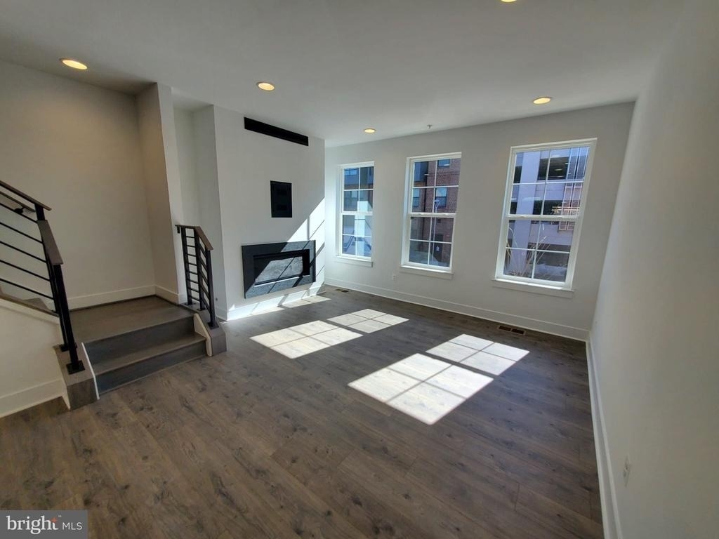 1882 Michael Faraday Drive - Photo 12