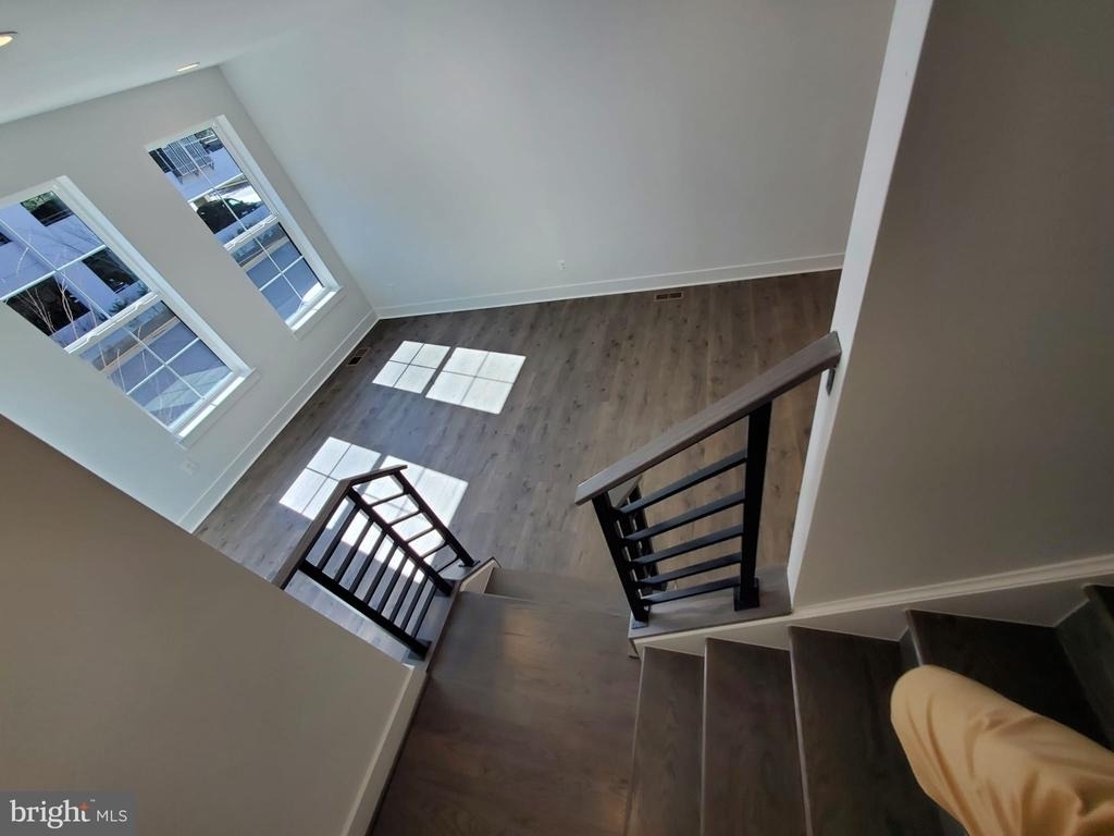 1882 Michael Faraday Drive - Photo 29