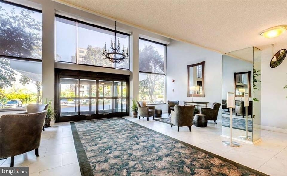 2059 Huntington Avenue - Photo 7