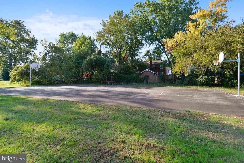 2059 Huntington Avenue - Photo 26