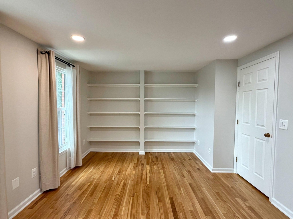 6812 Ericka Avenue - Photo 13
