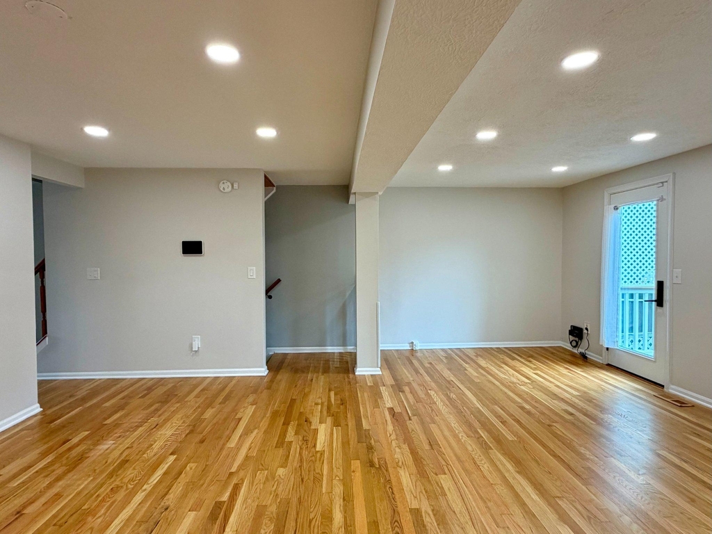 6812 Ericka Avenue - Photo 10