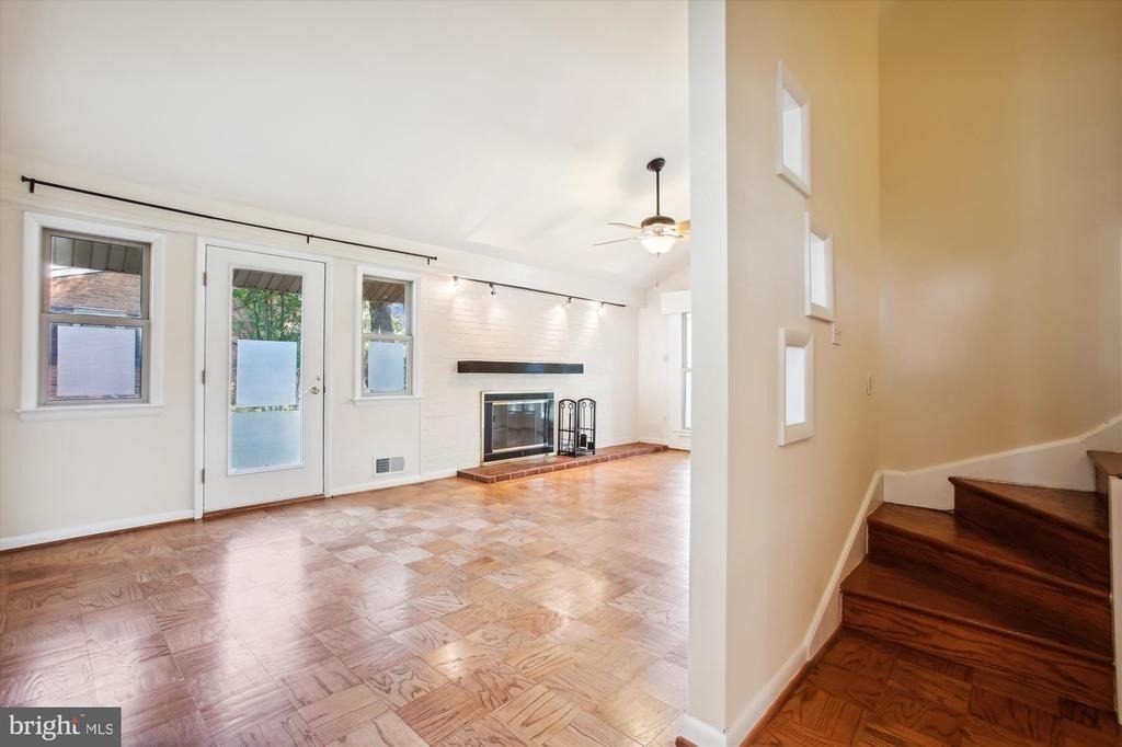 8509 Cyrus Place - Photo 2