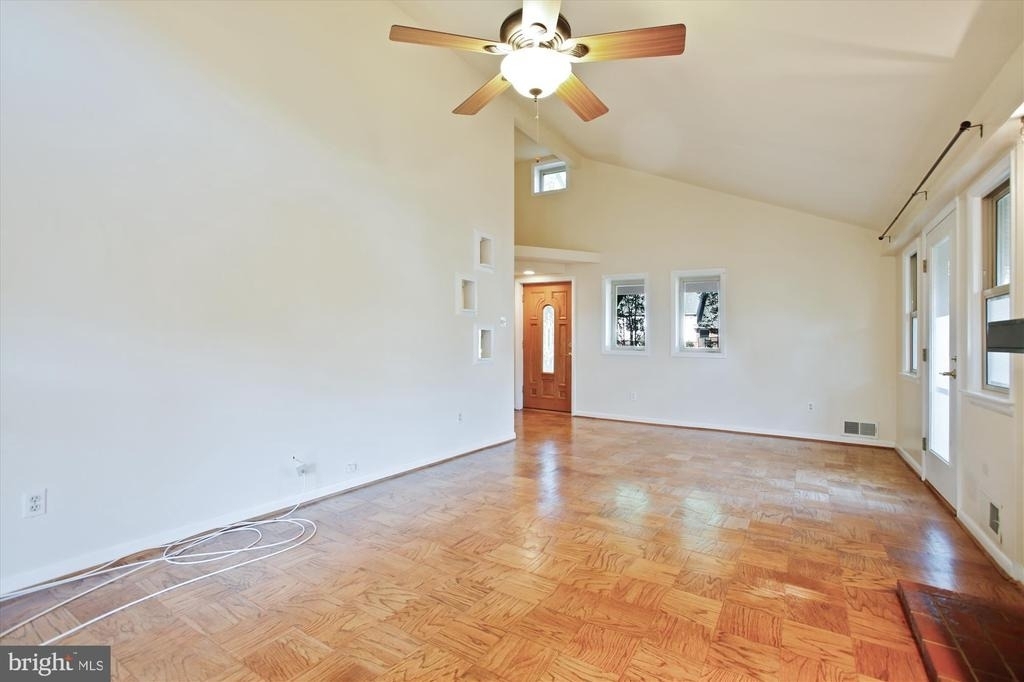 8509 Cyrus Place - Photo 6
