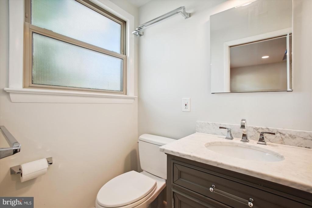 8509 Cyrus Place - Photo 21