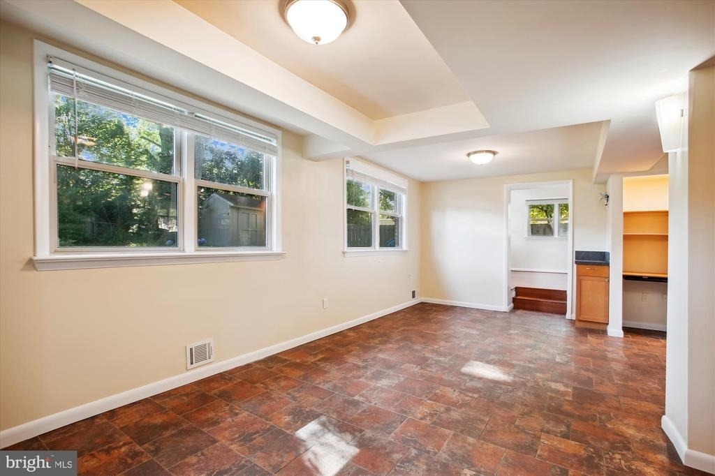 8509 Cyrus Place - Photo 11