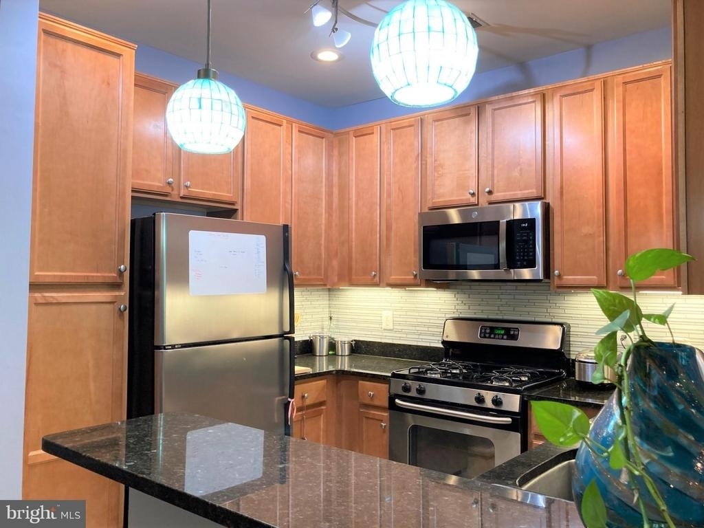1509 N Point Drive - Photo 5
