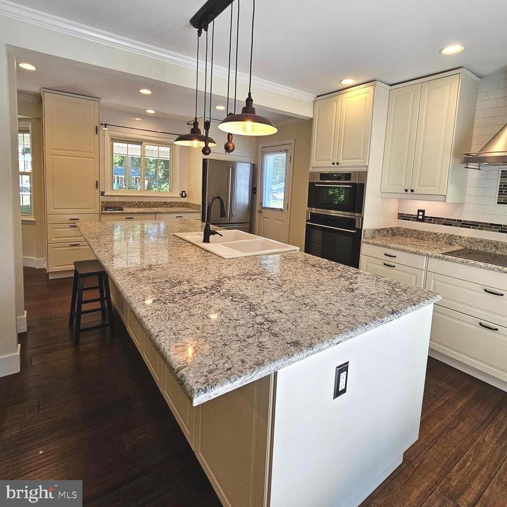 8925 Falling Creek Court - Photo 20