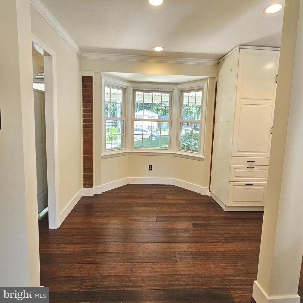 8925 Falling Creek Court - Photo 17