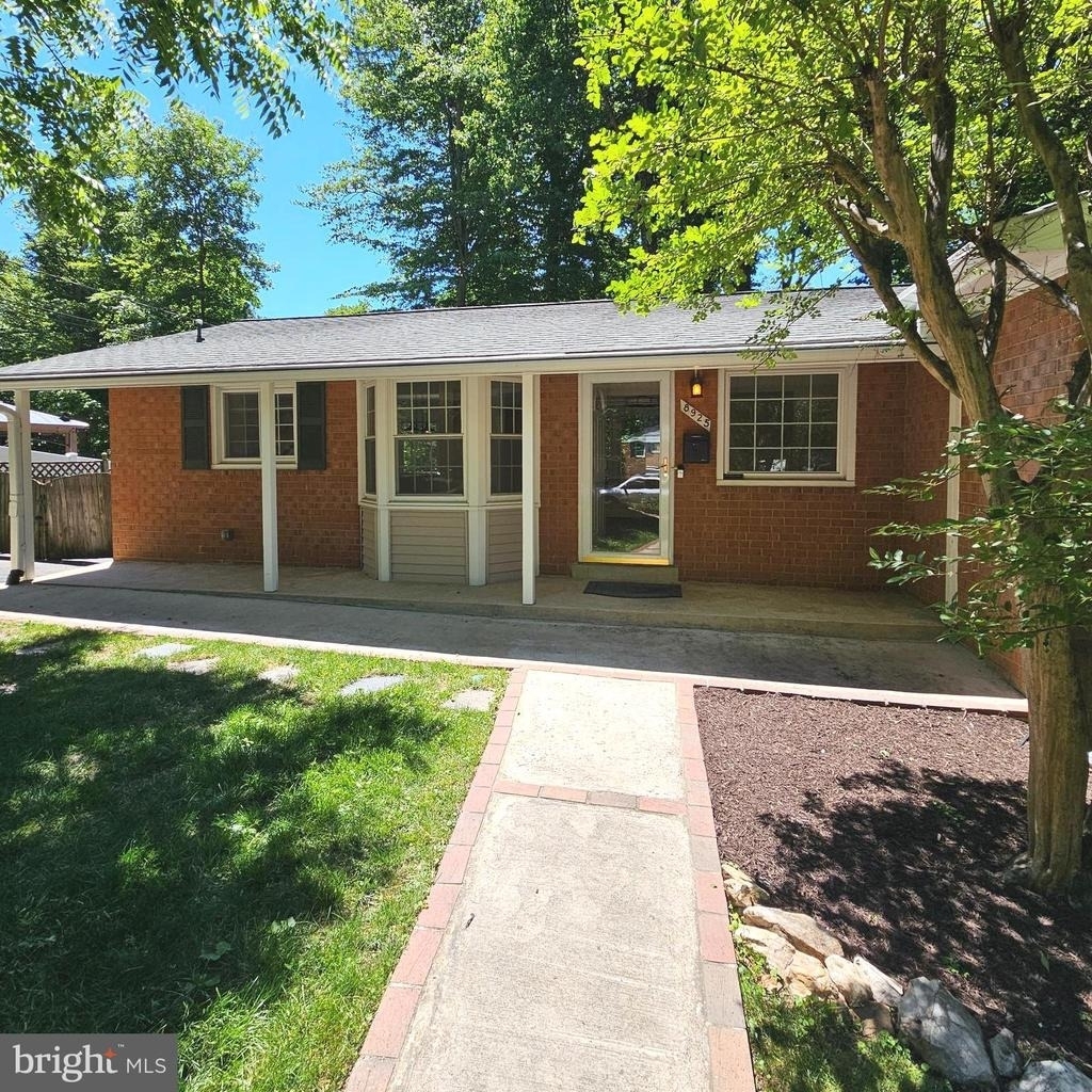 8925 Falling Creek Court - Photo 12