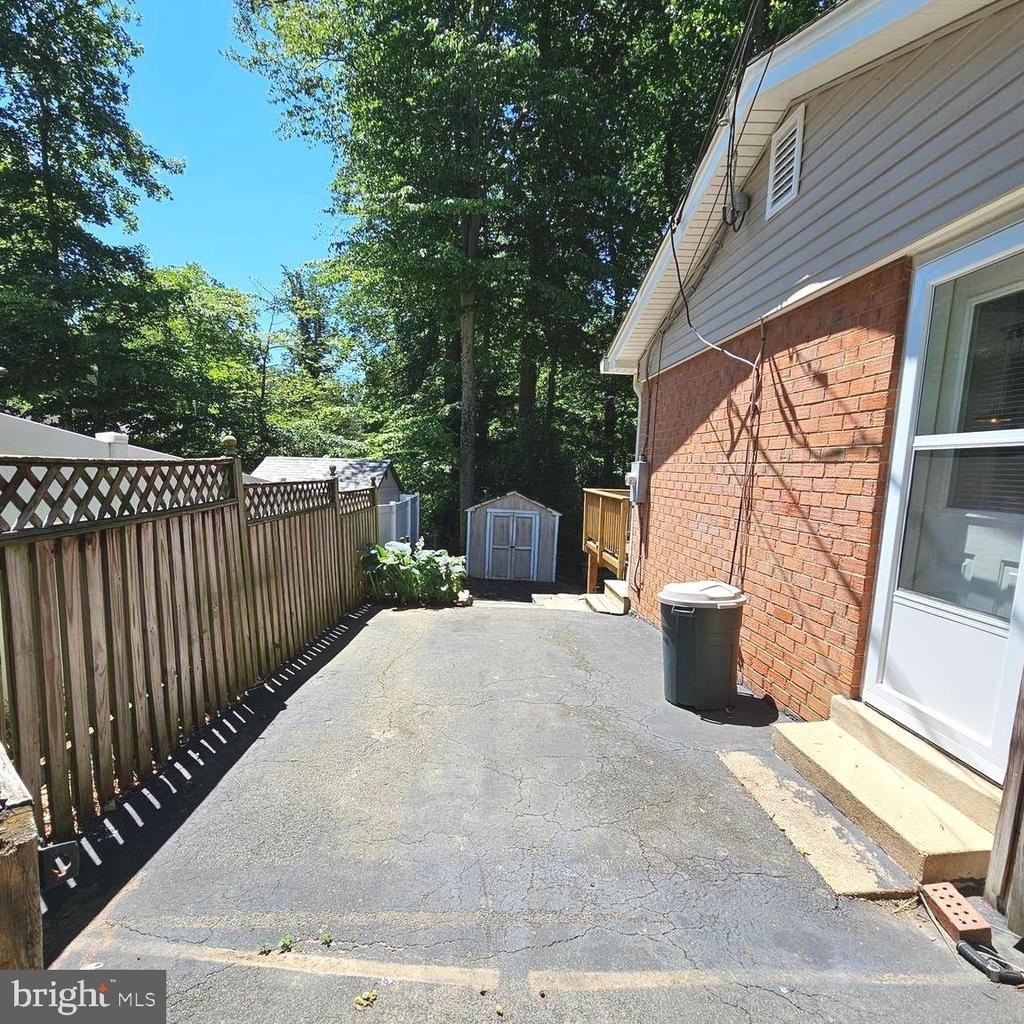 8925 Falling Creek Court - Photo 3