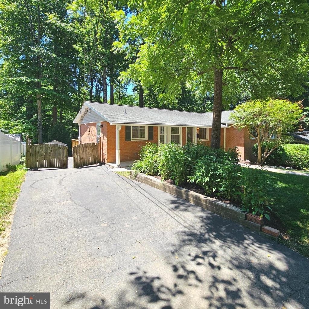 8925 Falling Creek Court - Photo 1