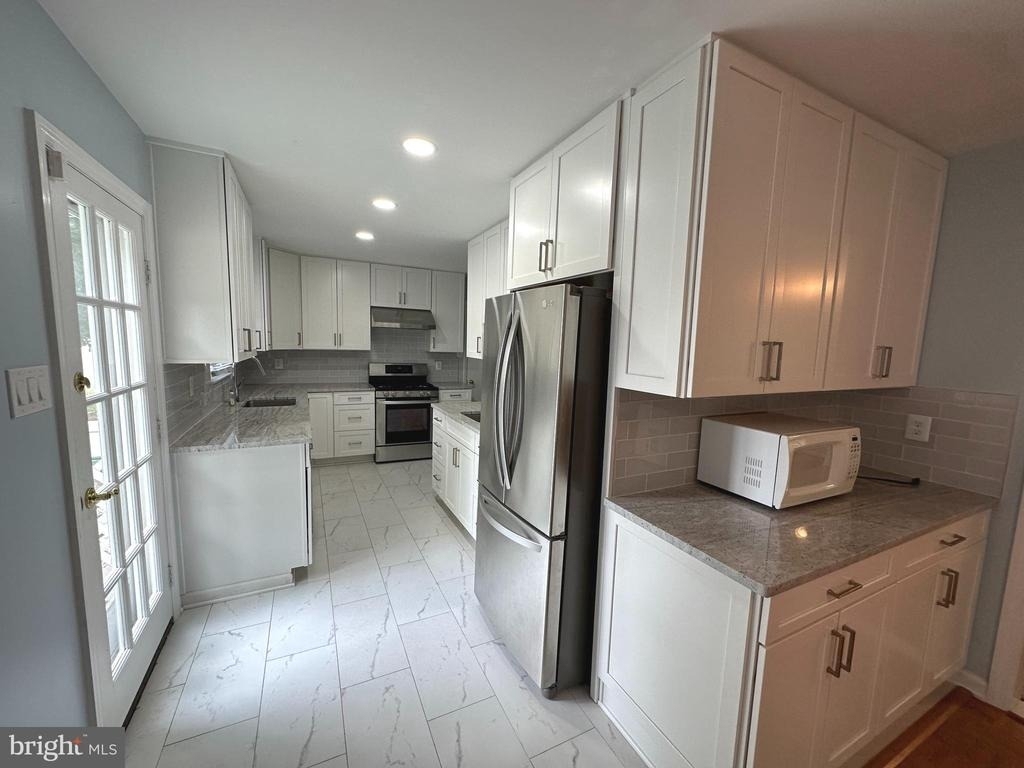 13524 Ellendale Drive - Photo 6