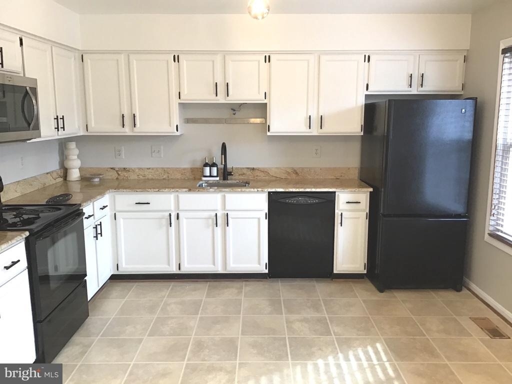 9354 Mccarthy Woods Court - Photo 11