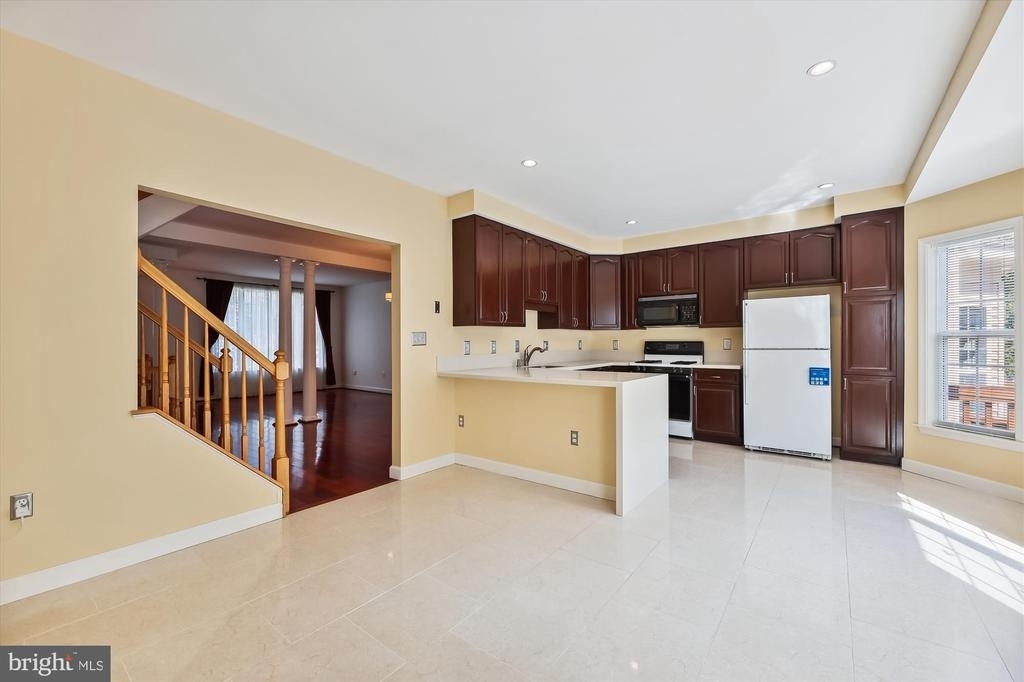 7445 Gillingham Row - Photo 6