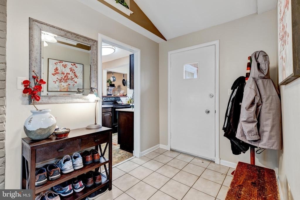 9920 Pinehurst Avenue - Photo 6