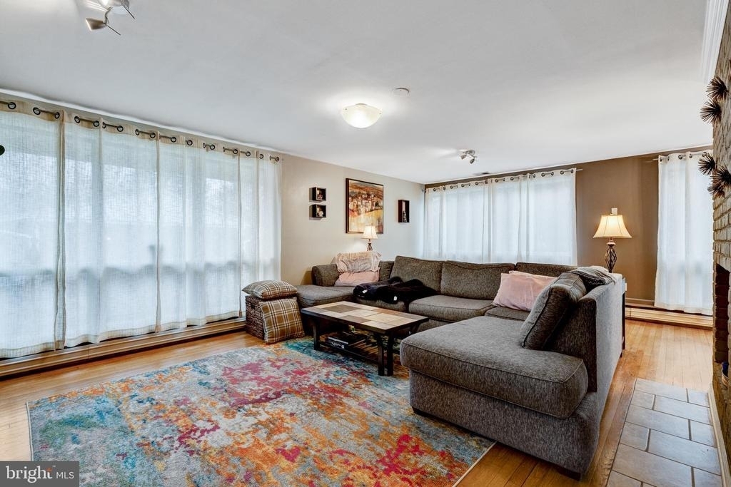 9920 Pinehurst Avenue - Photo 15