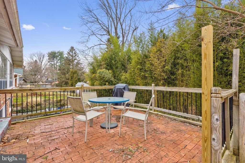 9920 Pinehurst Avenue - Photo 5