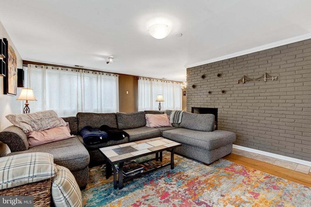 9920 Pinehurst Avenue - Photo 16