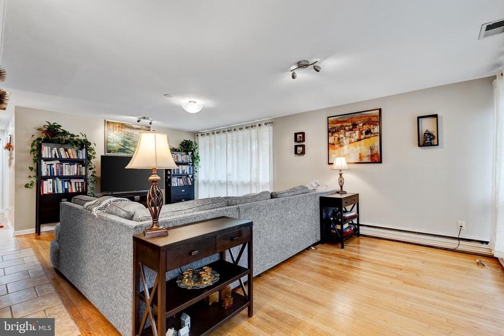 9920 Pinehurst Avenue - Photo 13