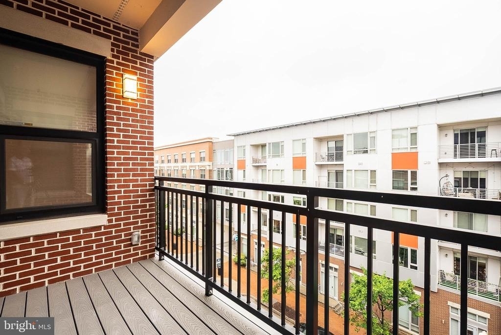 701 Swann Avenue - Photo 35