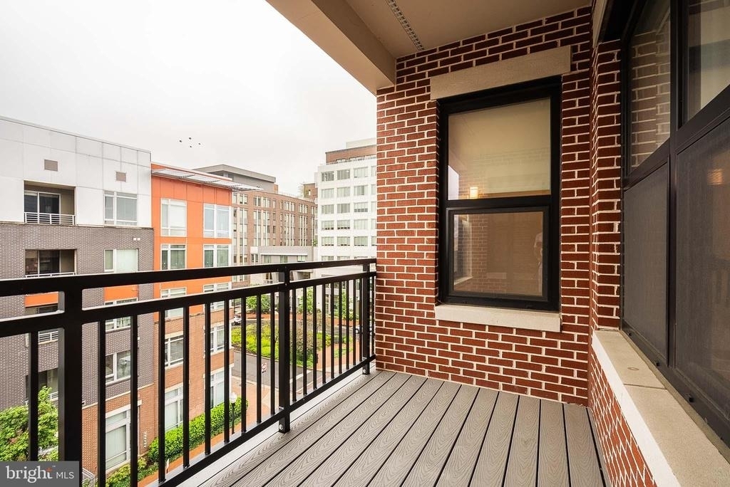 701 Swann Avenue - Photo 36