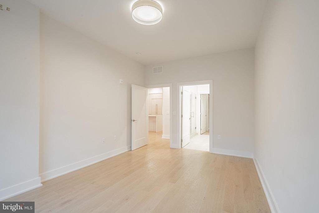 701 Swann Avenue - Photo 29
