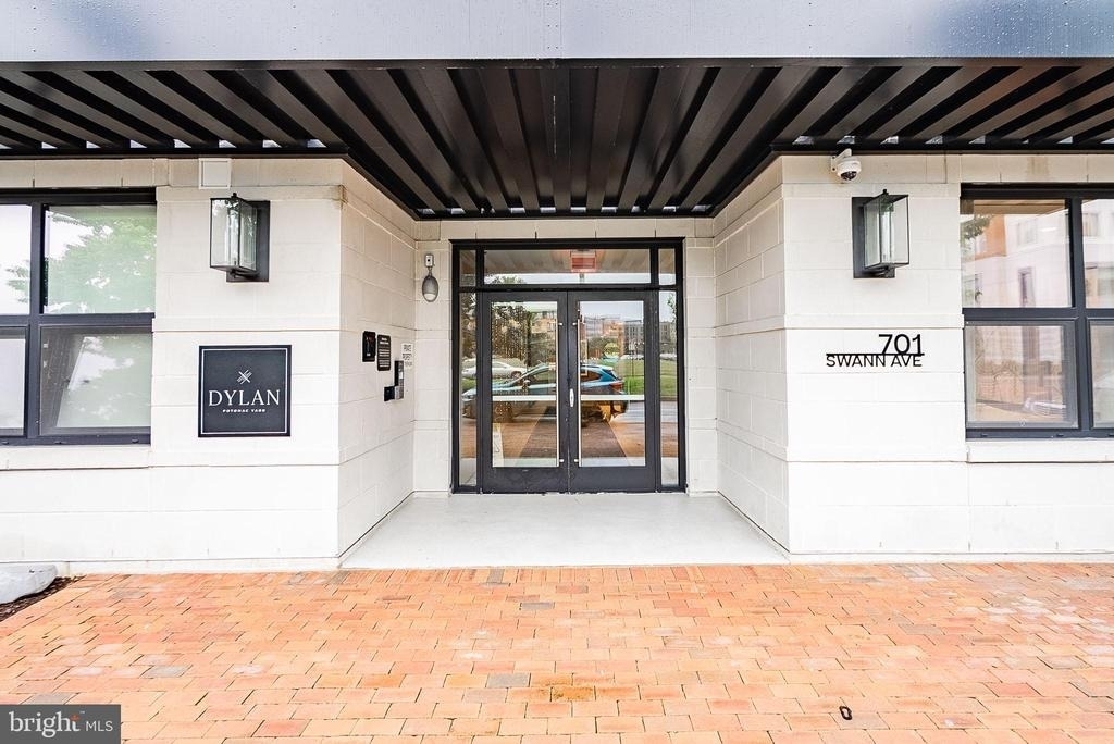701 Swann Avenue - Photo 4