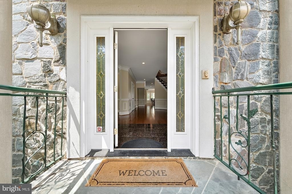 2138 Patrick Henry Drive - Photo 5