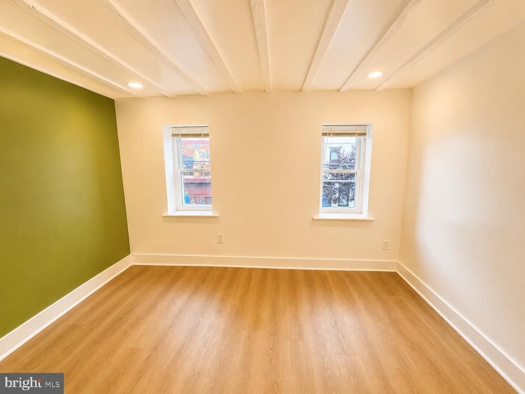 109 W Thompson Street - Photo 7