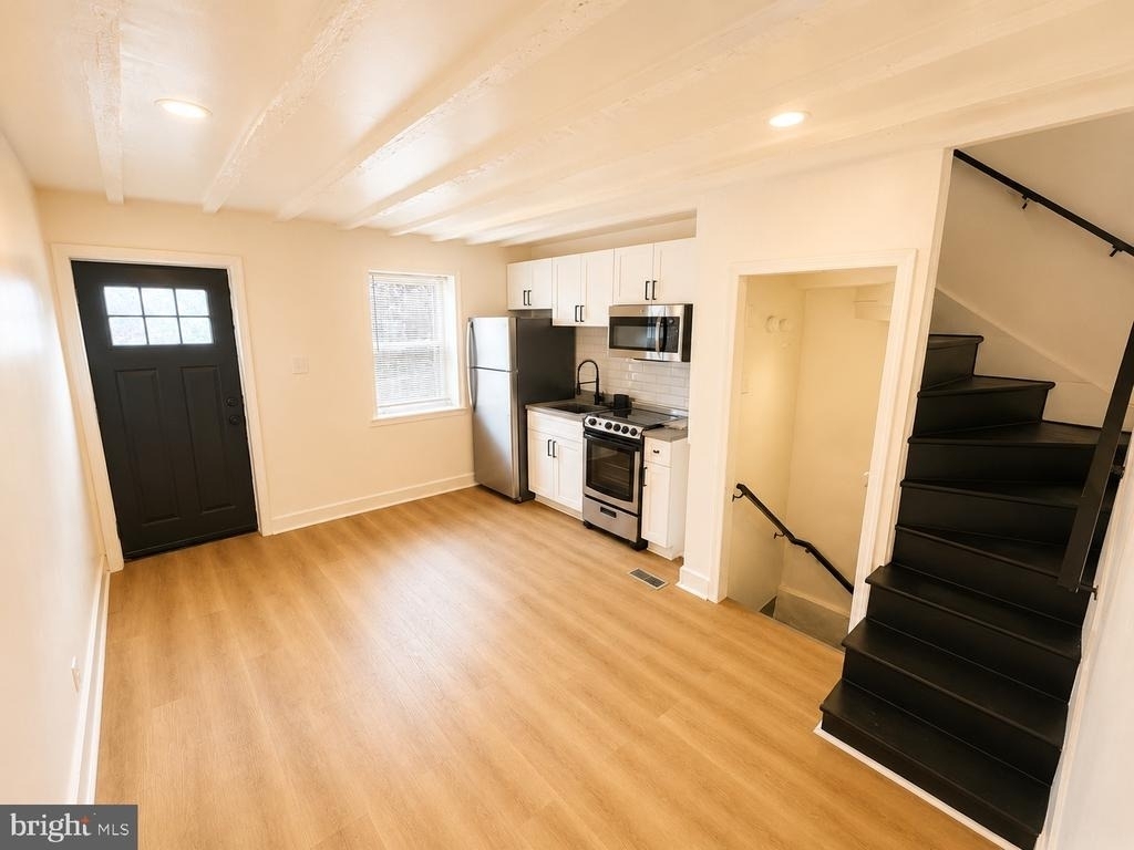 109 W Thompson Street - Photo 6