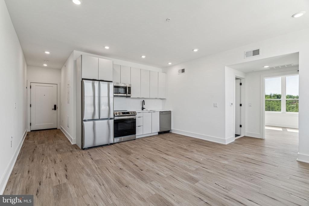 139 W Chelten Avenue - Photo 3