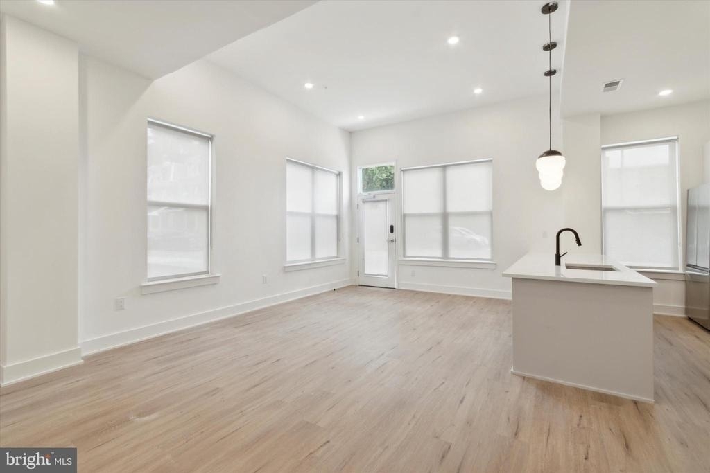 139 W Chelten Avenue - Photo 3