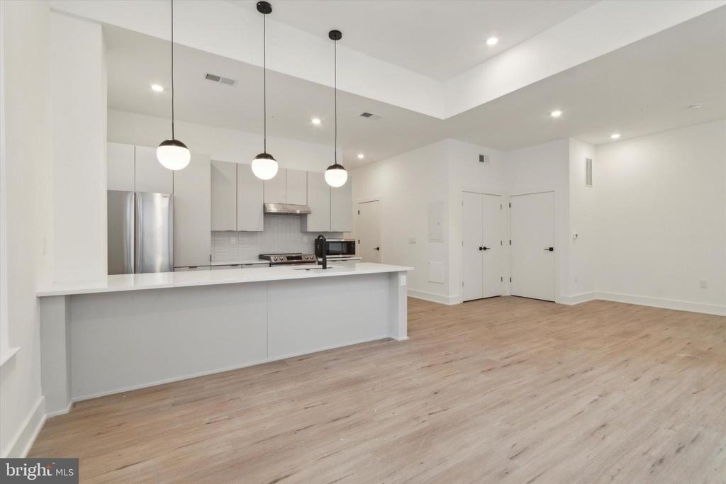 139 W Chelten Avenue - Photo 9