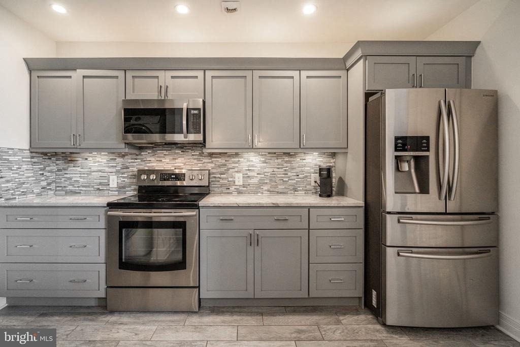 1600 Arch Street - Photo 2